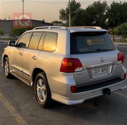 تۆیۆتا لاند کروزەر